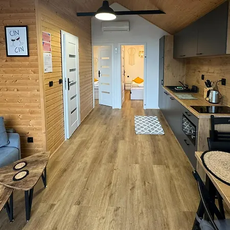 ロッジ Przy Brzegu Chlapowo