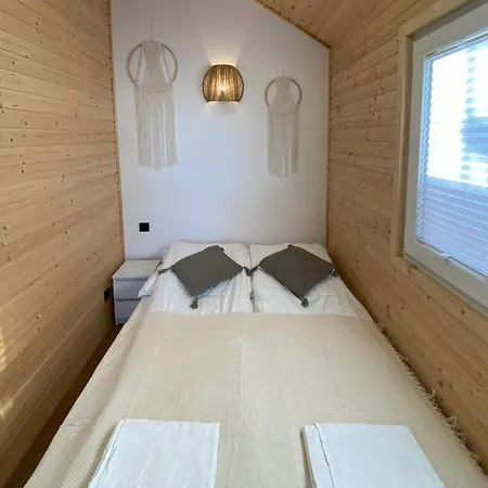 Przy Brzegu Chlapowo ロッジ *